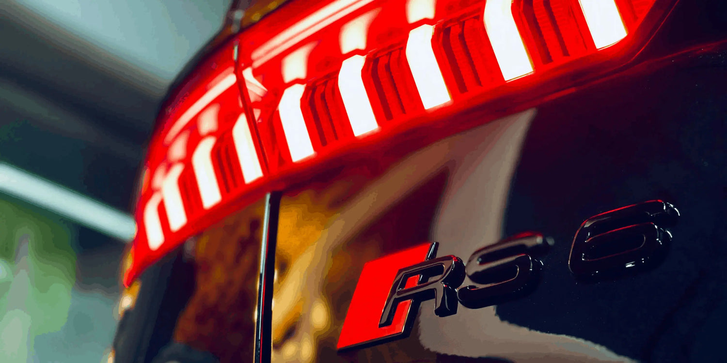 Astuces pour nettoyer sa voiture efficacement – conseils pratiques par Savoir & Detail en Île-de-France.