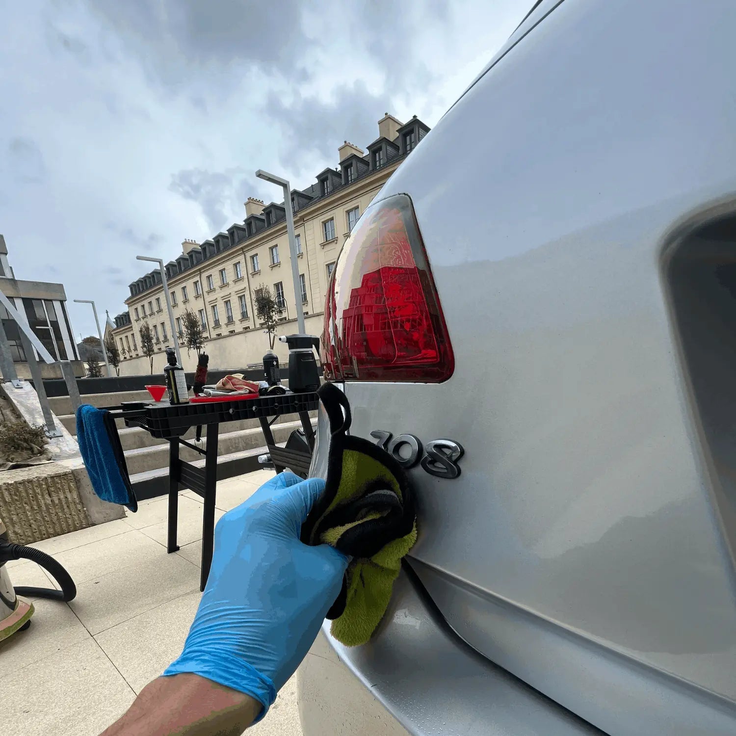 Nettoyage service intérieur et extérieur pour voiture à domicile