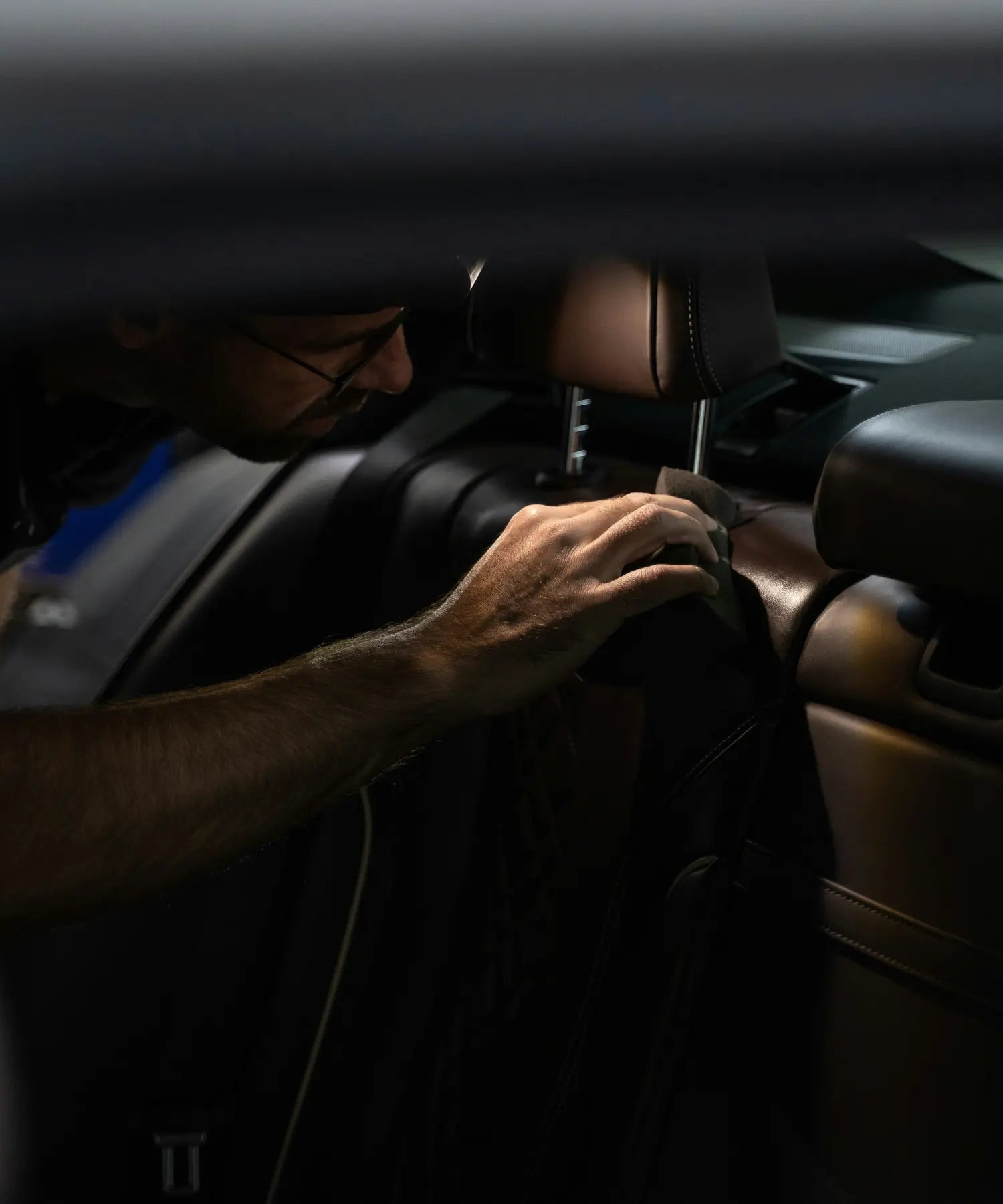 Nettoyage intérieur voiture complet – redonnez éclat et fraîcheur à votre habitacle avec Savoir & Detail.